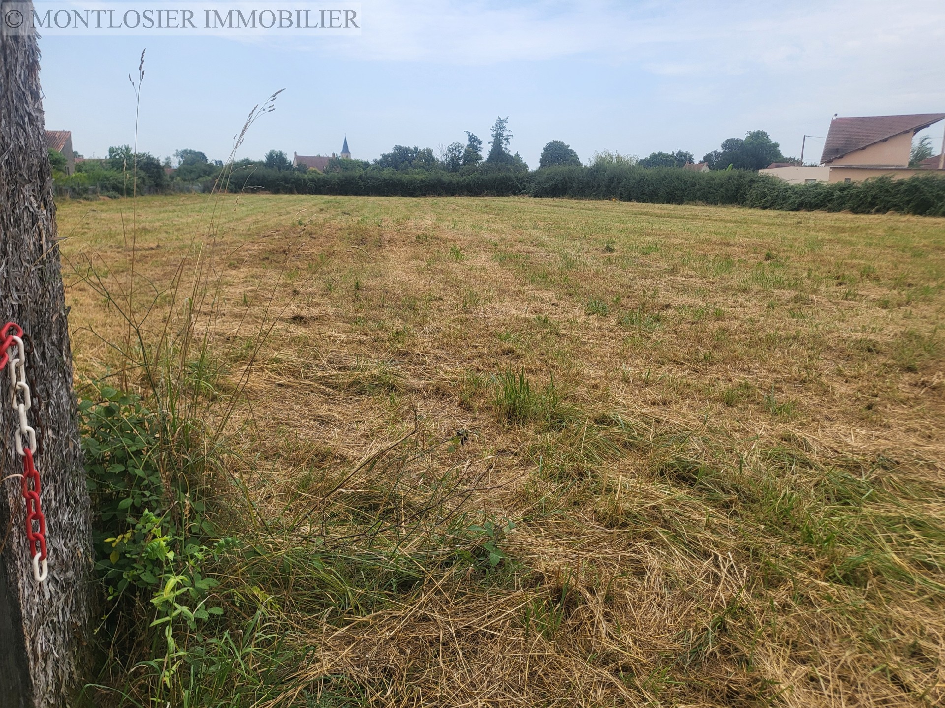 Terrain à vendre, AXE SAINT POURCAIN GANNAT,  sur un terrain de 1213 m²